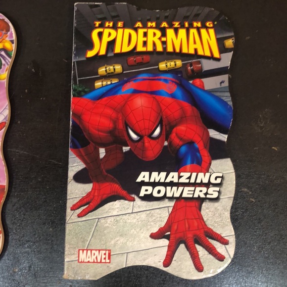 MARVEL SET OF 4 Books - Picture 6 of 17